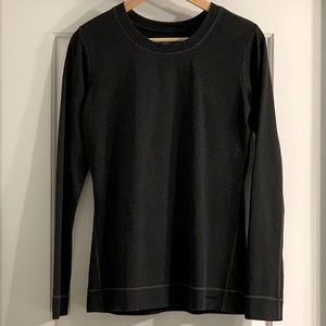 Women’s Patagonia black long sleeve top medium